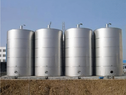 Single-layer storage tank